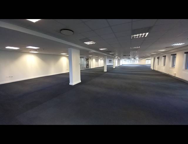 1,425M² OFFICE TO LET IN BRYANSTON
